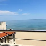 Seafront Im Apartament *