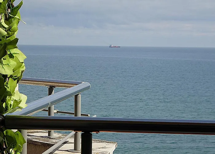 Seafront Im *